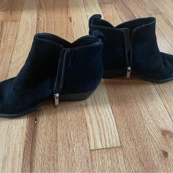 Marc Fisher ankle bootie - Picture 2 of 5